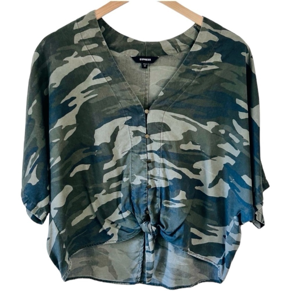 Express Camouflage Button Up Tie Front Blouse Top Size XS Worn design V neck